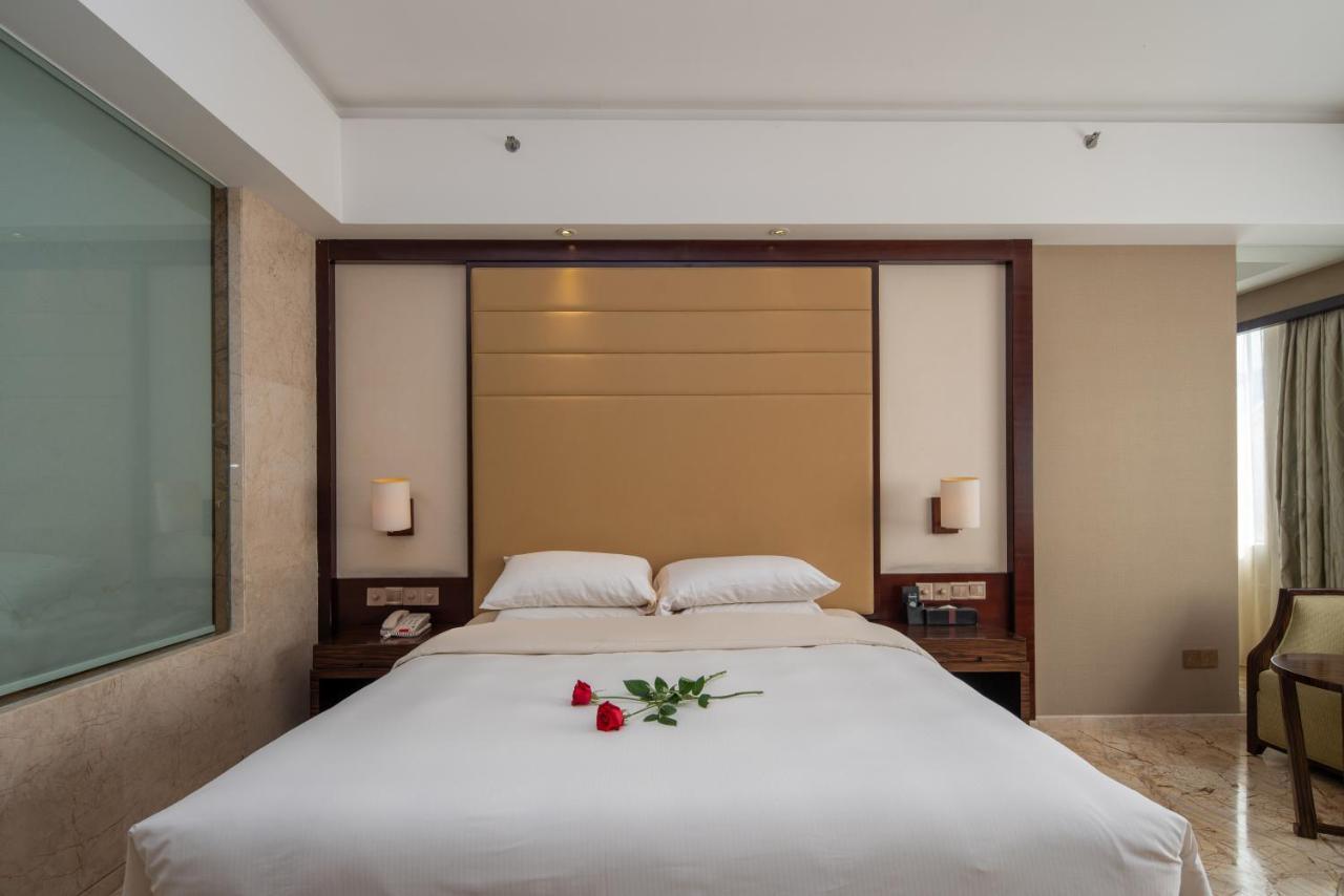 King Royal Hotel Yunfu Eksteriør billede