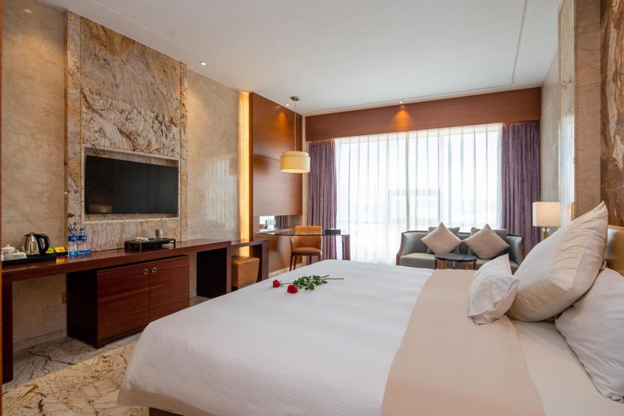 King Royal Hotel Yunfu Eksteriør billede