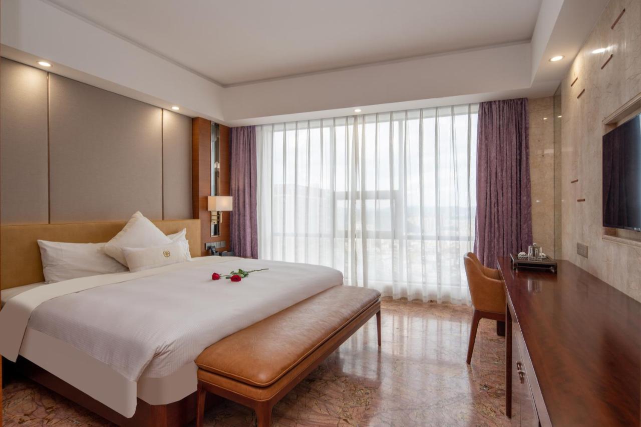 King Royal Hotel Yunfu Eksteriør billede