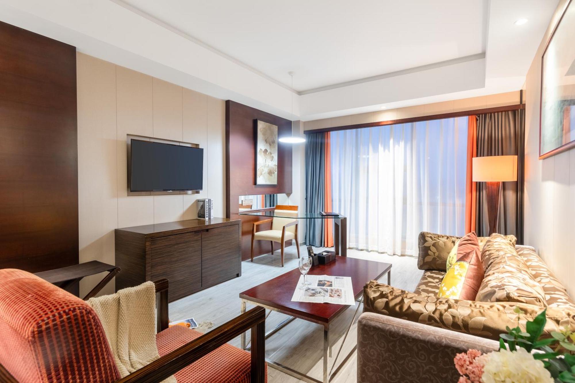 King Royal Hotel Yunfu Eksteriør billede